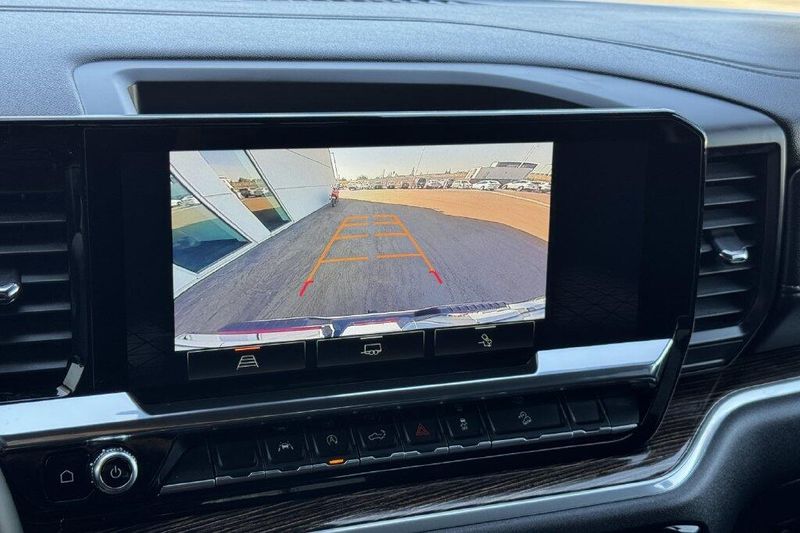 Used 2025 GMC Sierra 1500 ElevationImage 16