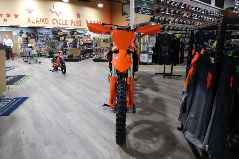 2025 KTM 125XCImage 10