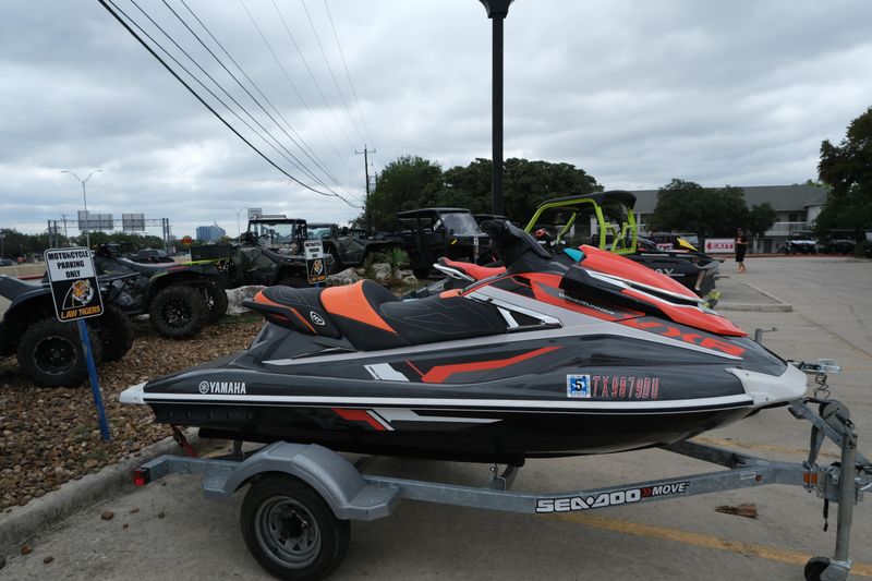 2017 Yamaha VXR CARBON AND LAVA Image 3