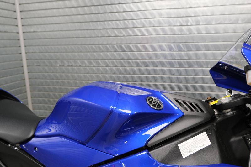 NEW 2026 YAMAHA YZF-R1 Image 15