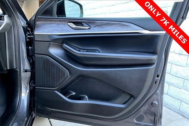 Used 2025 Jeep Grand Cherokee LimitedImage 23