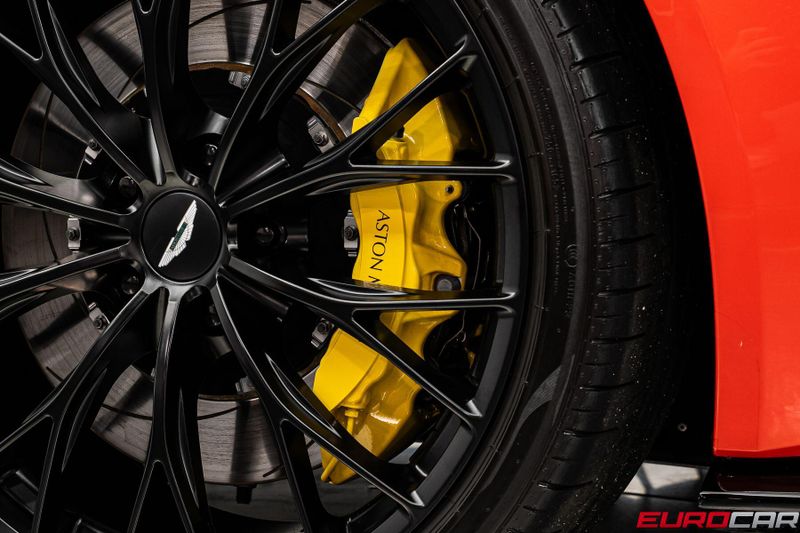 2022 Aston Martin Vantage Roadster *SPECIAL FACTORY PAINT * IMMACULATE CONDITION*Image 26