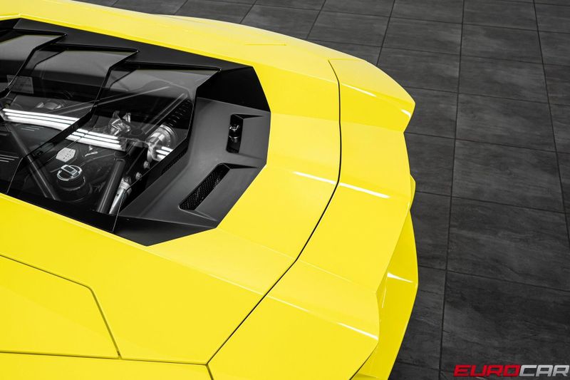 2015 Lamborghini Aventador *FRONT AXLE LIFT * IMMACULATE CONDITION*Image 16