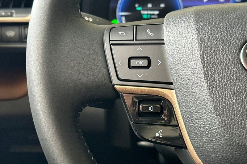 New 2026 Toyota Crown Signia XLEImage 26