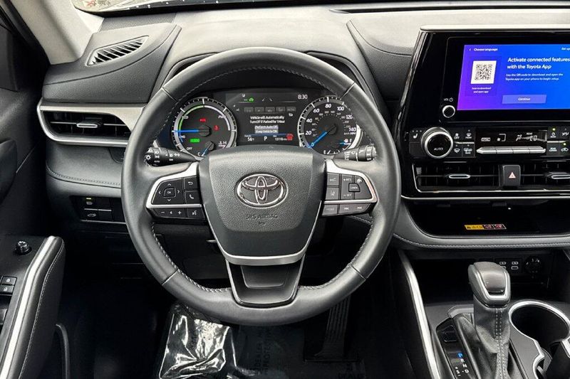 Used 2026 Toyota Highlander Hybrid XLEImage 13