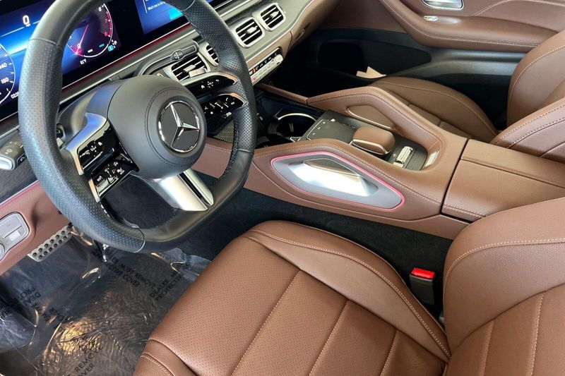 2025 Mercedes-Benz GLS 450Image 10
