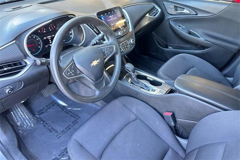 Used 2023 Chevrolet Malibu LTImage 8