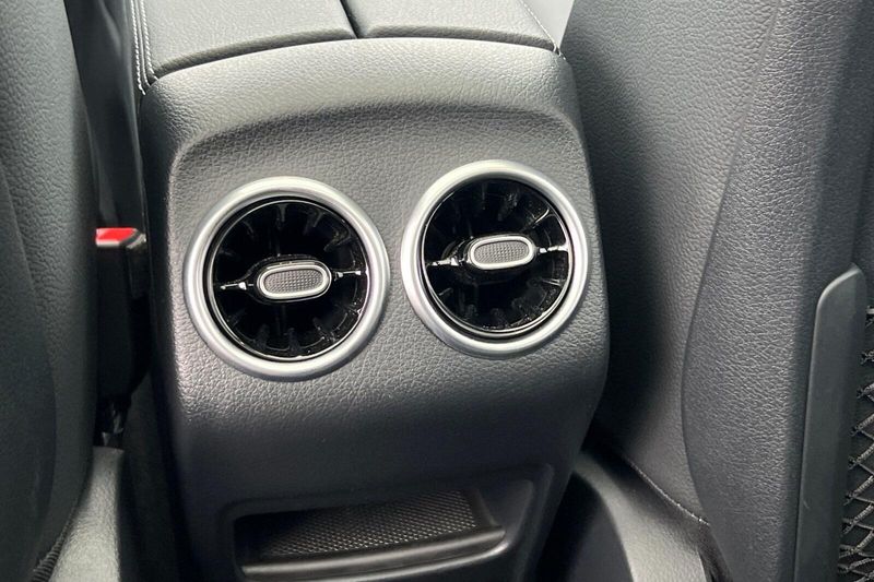 2023 Mercedes-Benz EQB 300Image 14