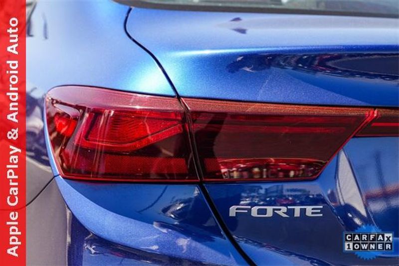 Used 2022 Kia Forte LXSImage 9