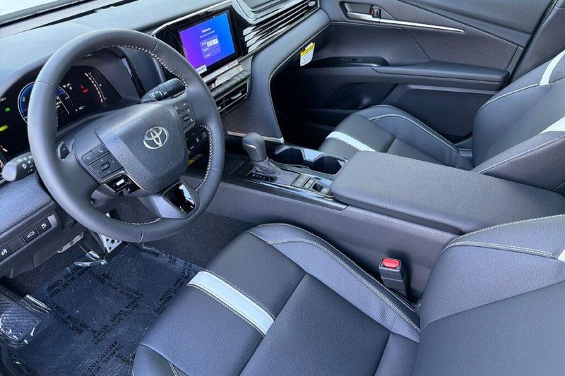 New 2026 Toyota Camry SEImage 9
