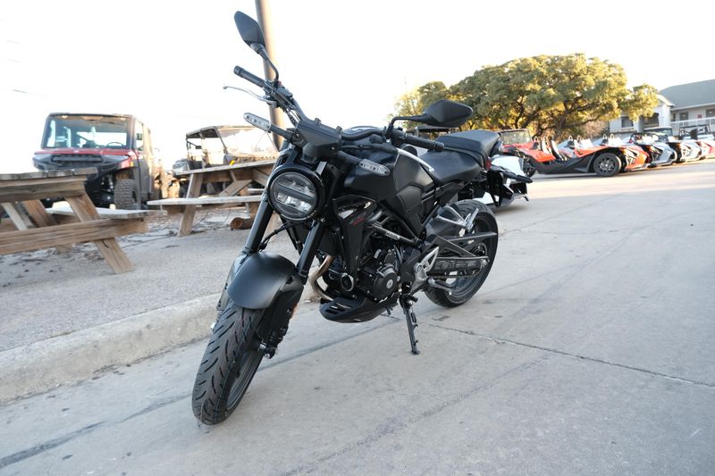 2025 Honda CB300R ABS MATTE BLACK METALLICImage 3