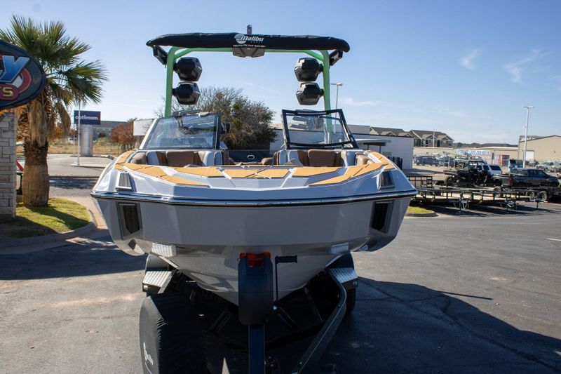NEW 2026 MALIBU WAKESETTER M230 Image 4