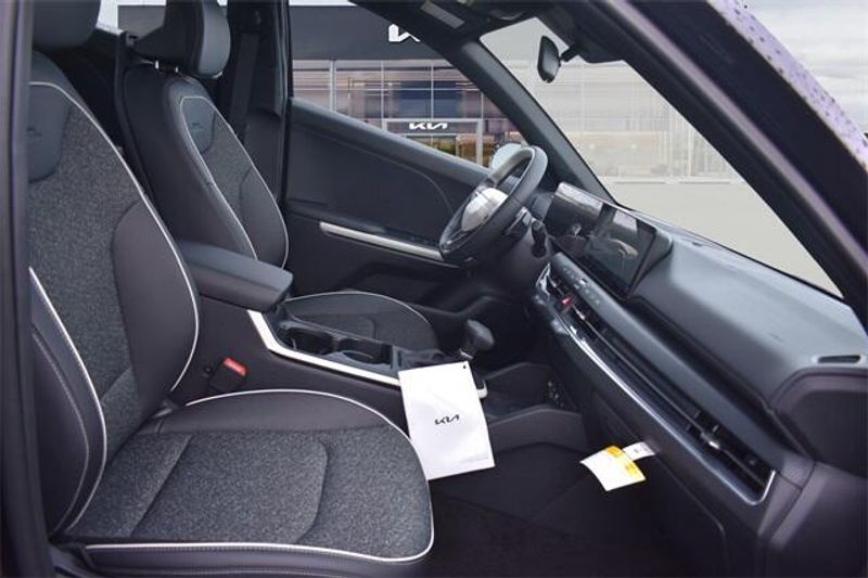 2025 Kia K4 GT-LineImage 12
