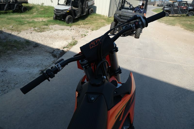 2025 KTM 450 SXF ORANGEImage 11