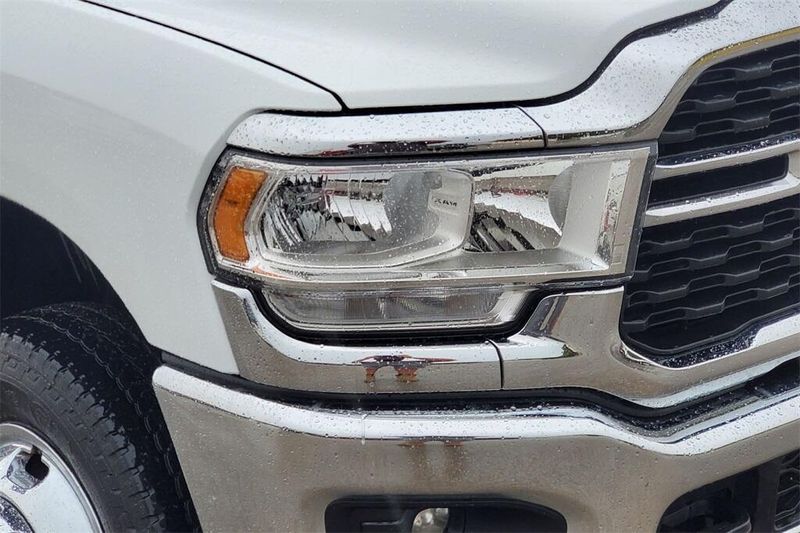 2024 Ram 3500 Big Horn photo 3