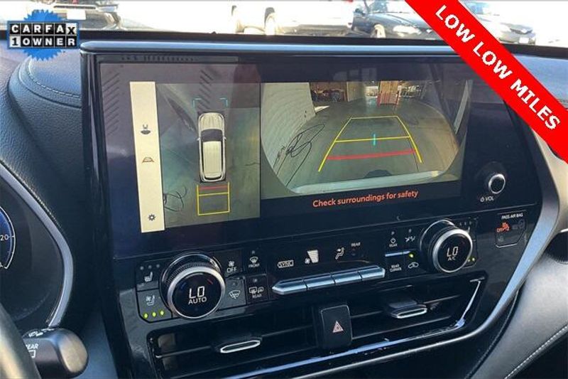 Used 2023 Toyota Highlander LimitedImage 21