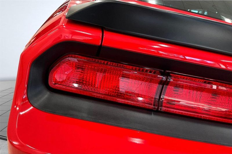 2009 Dodge Challenger SRT8 photo 24