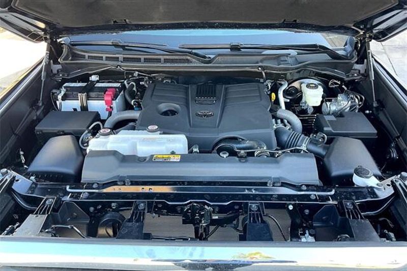 Used 2025 Toyota Tundra LimitedImage 9