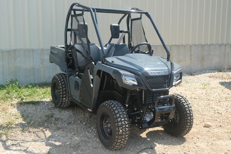 2025 Honda PIONEER 520 SLATE GRAY Image 1
