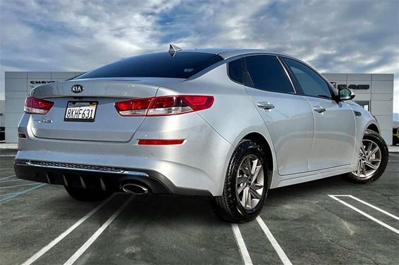 2020 Kia Optima LXImage 12