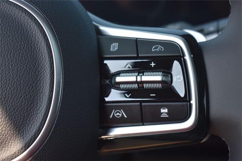 New 2025 Kia Carnival Hybrid SX PrestigeImage 29