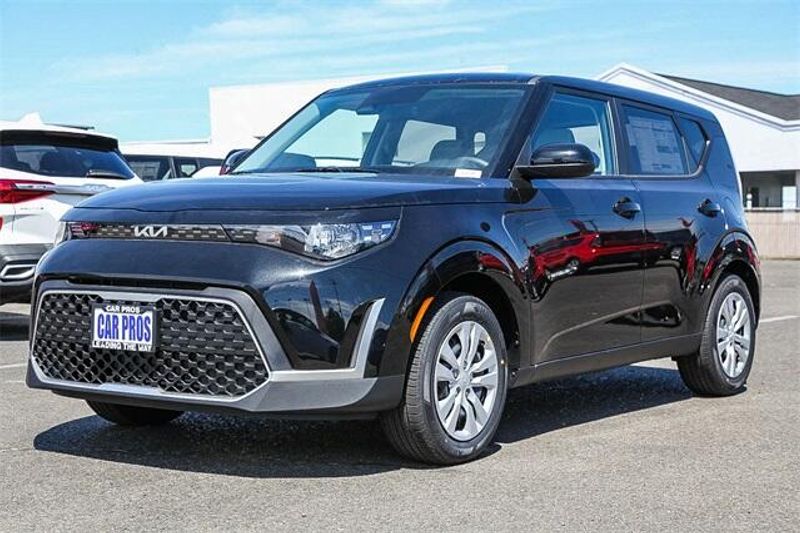 New 2025 Kia Soul LXImage 14