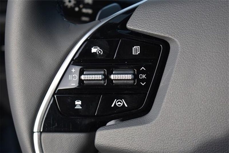 New 2025 Kia Niro EXImage 25