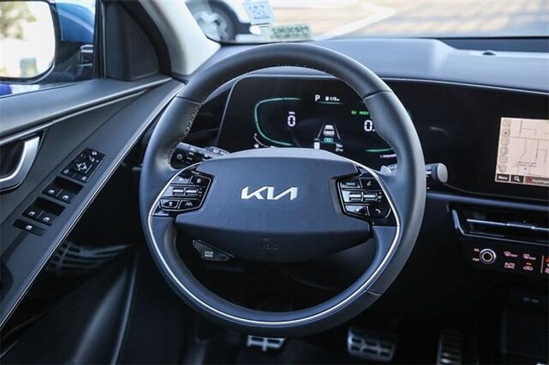 New 2025 Kia Niro EX TouringImage 8