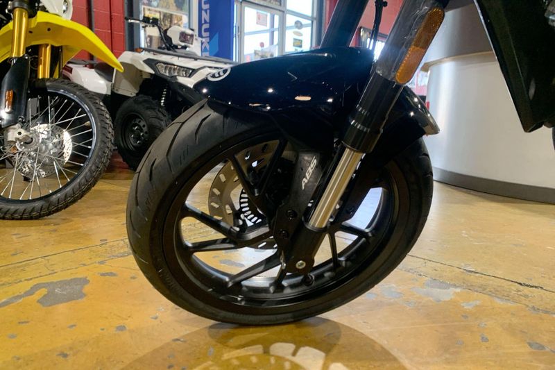 New 2025 CFMOTO 300NK Image 13