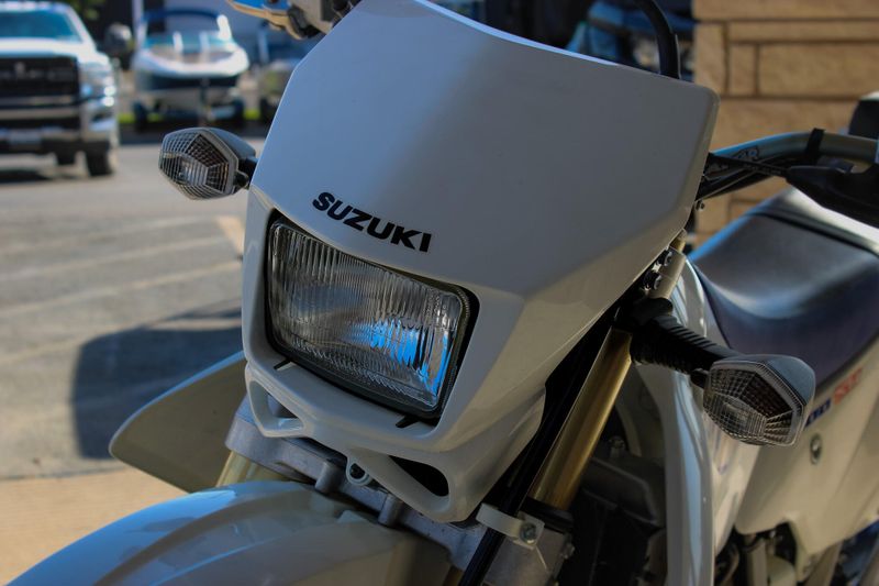 2023 Suzuki DRZ400SM BASE WHITE Image 18