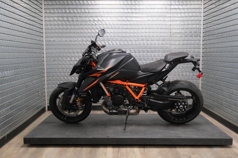 NEW 2026 KTM 1390 SUPER DUKE R EVO Image 6