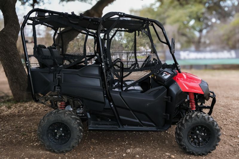 2024 Honda PIONEER 7004 DELUXE REDImage 15