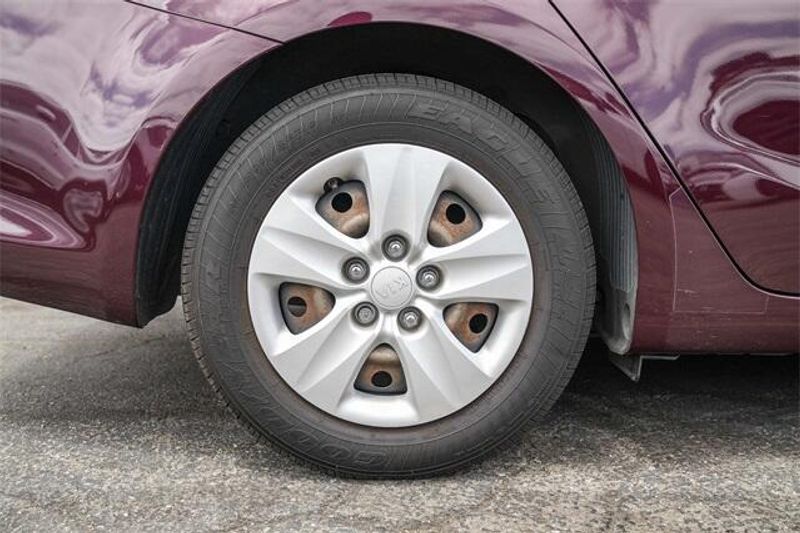 Used 2018 Kia Forte LXImage 12