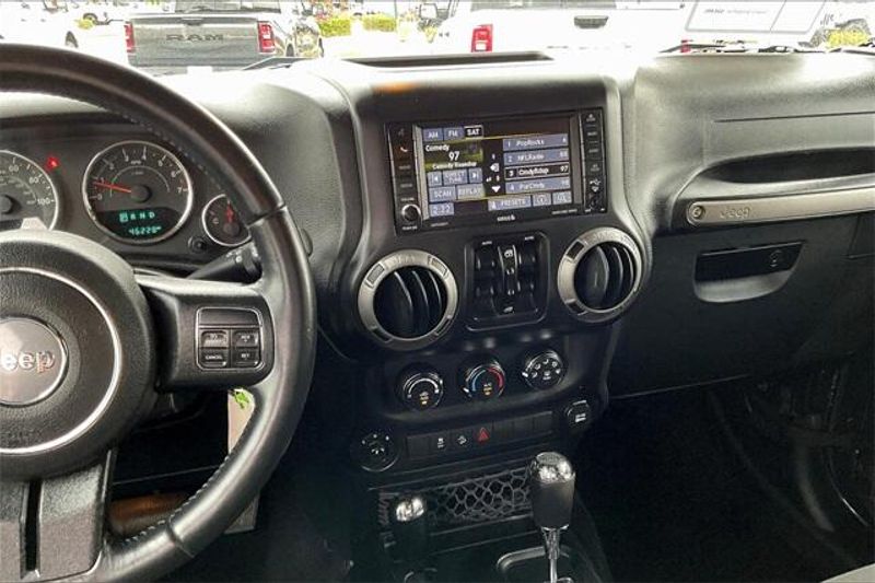2017 Jeep Wrangler Unlimited Sport photo 5