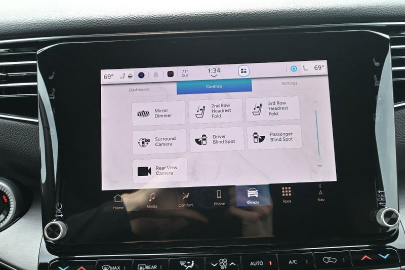 2025 Wagoneer L Image 26