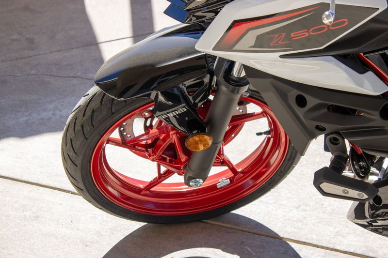 NEW 2026 KAWASAKI Z500 SE ABS Image 22