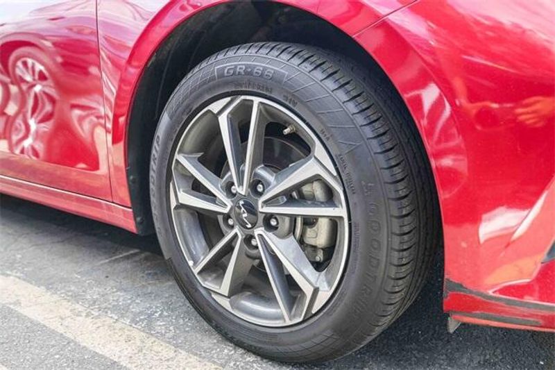 Used 2023 Kia Forte LXSImage 11