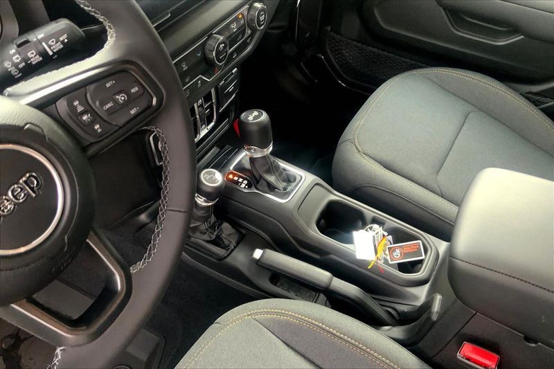 2025 Jeep Wrangler Unlimited Sport S photo 7