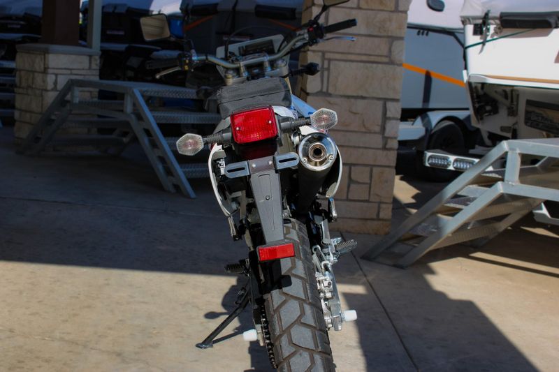2023 Suzuki DRZ400SM BASE WHITE Image 10