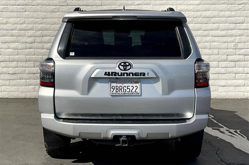 2022 Toyota 4Runner SR5Image 3