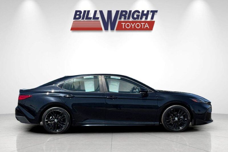 Used 2025 Toyota Camry SEImage 2