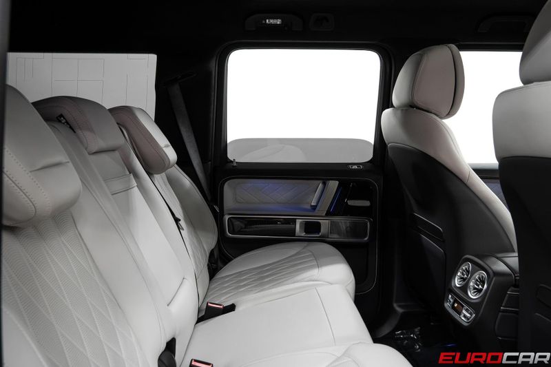 2022 Mercedes-Benz G-Class G 63 AMG 4x4 *AMG NIGHT PACKAGE PLUS * CARBON EXTEImage 41