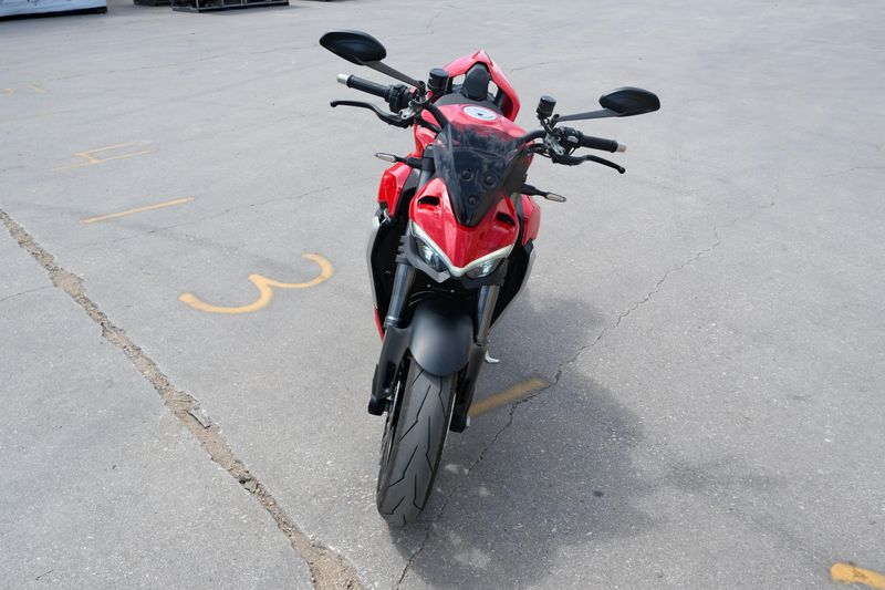 Used 2022 Ducati STREETFIGHTER V2 RED AND BLACK Image 9