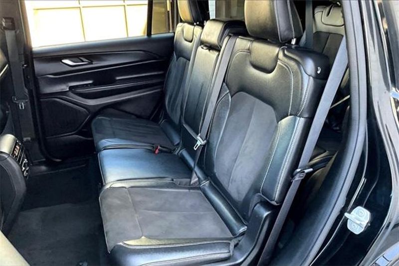 2024 Jeep Grand Cherokee Altitude photo 24