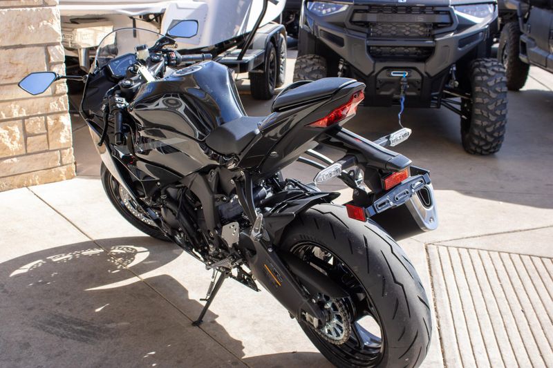 NEW 2026 KAWASAKI NINJA ZX6R ABS Image 2