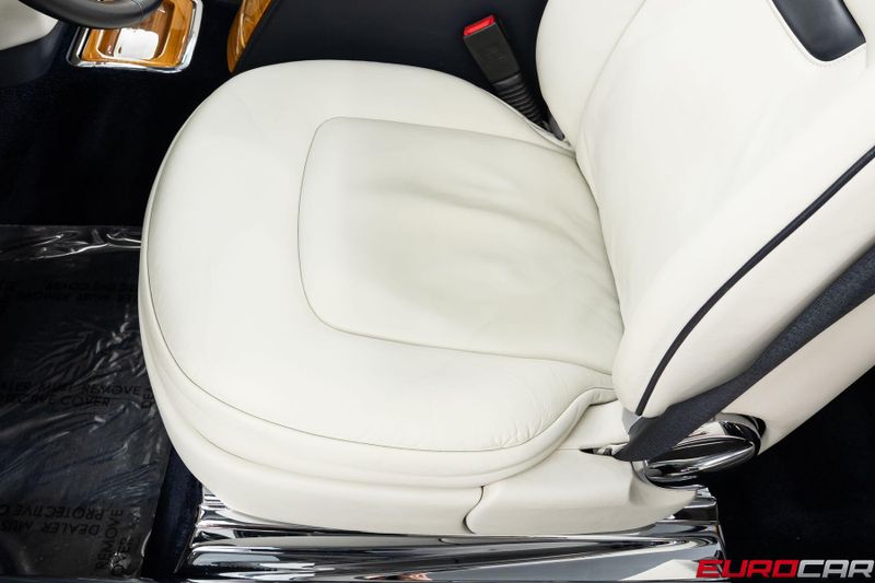 2010 Rolls-Royce Phantom Drophead Coupe *RARE INTERIOR * IMMACULATE CONDITION*Image 42