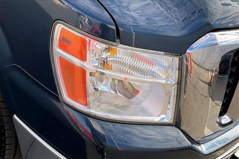 Used 2018 Nissan NV Passenger NV3500 HD SLImage 26