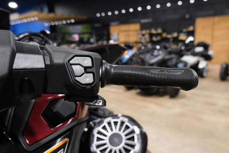 NEW 2026 KAWASAKI JET SKI ULTRA 310LX Image 13