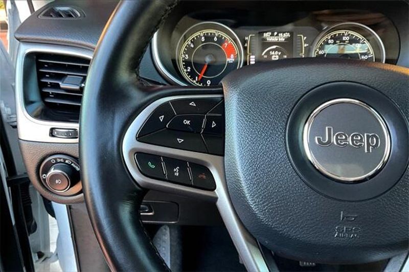 2021 Jeep Cherokee Latitude LuxImage 18