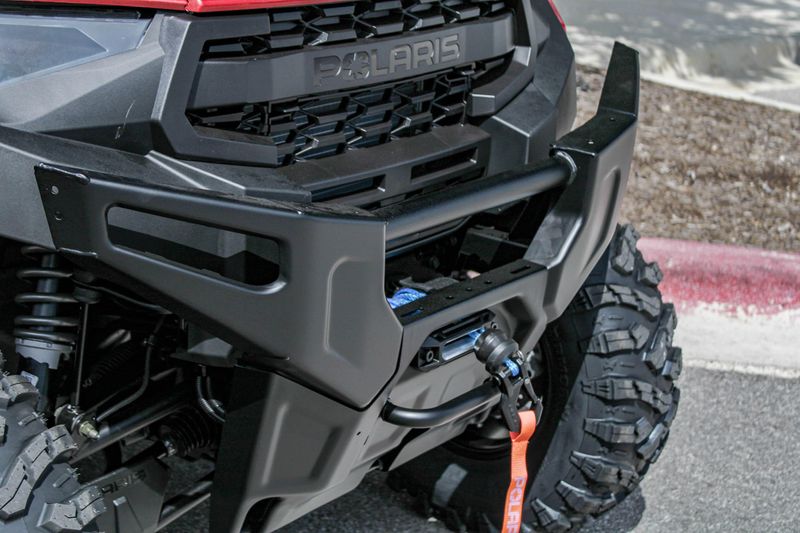 2025 Polaris RANGER CREW XP 1000 PREMIUM  SUNSET RED Image 20